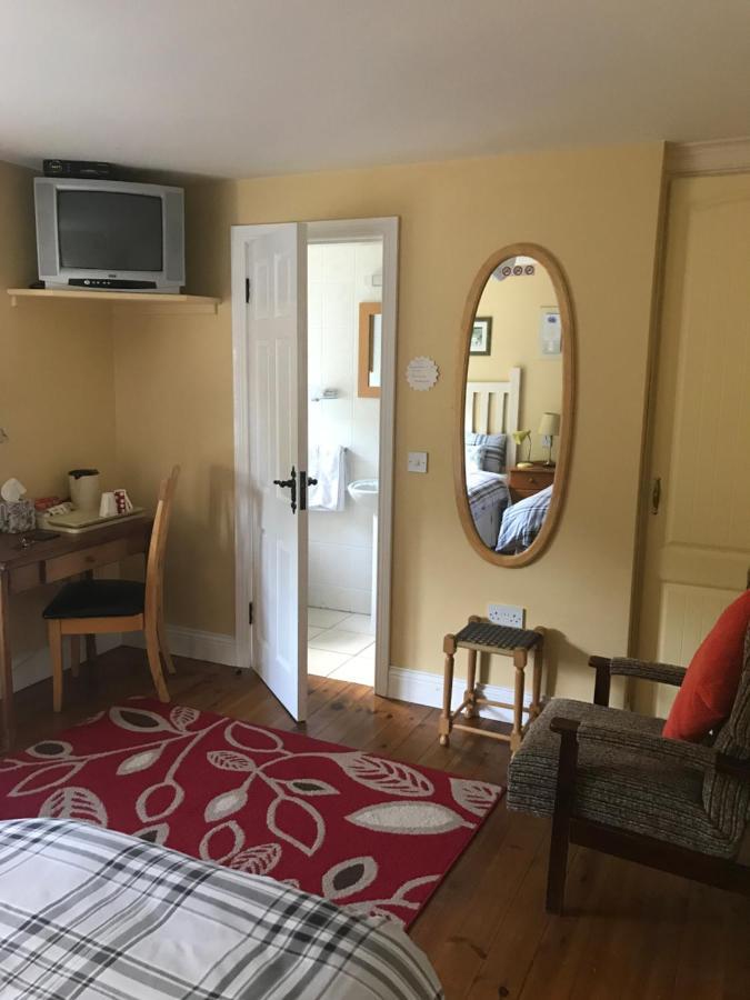 Teac Seain Bar & Bnb Annascaul Екстер'єр фото