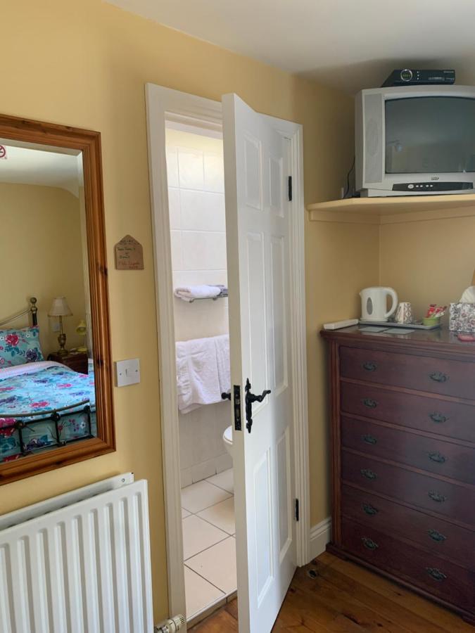 Teac Seain Bar & Bnb Annascaul Екстер'єр фото