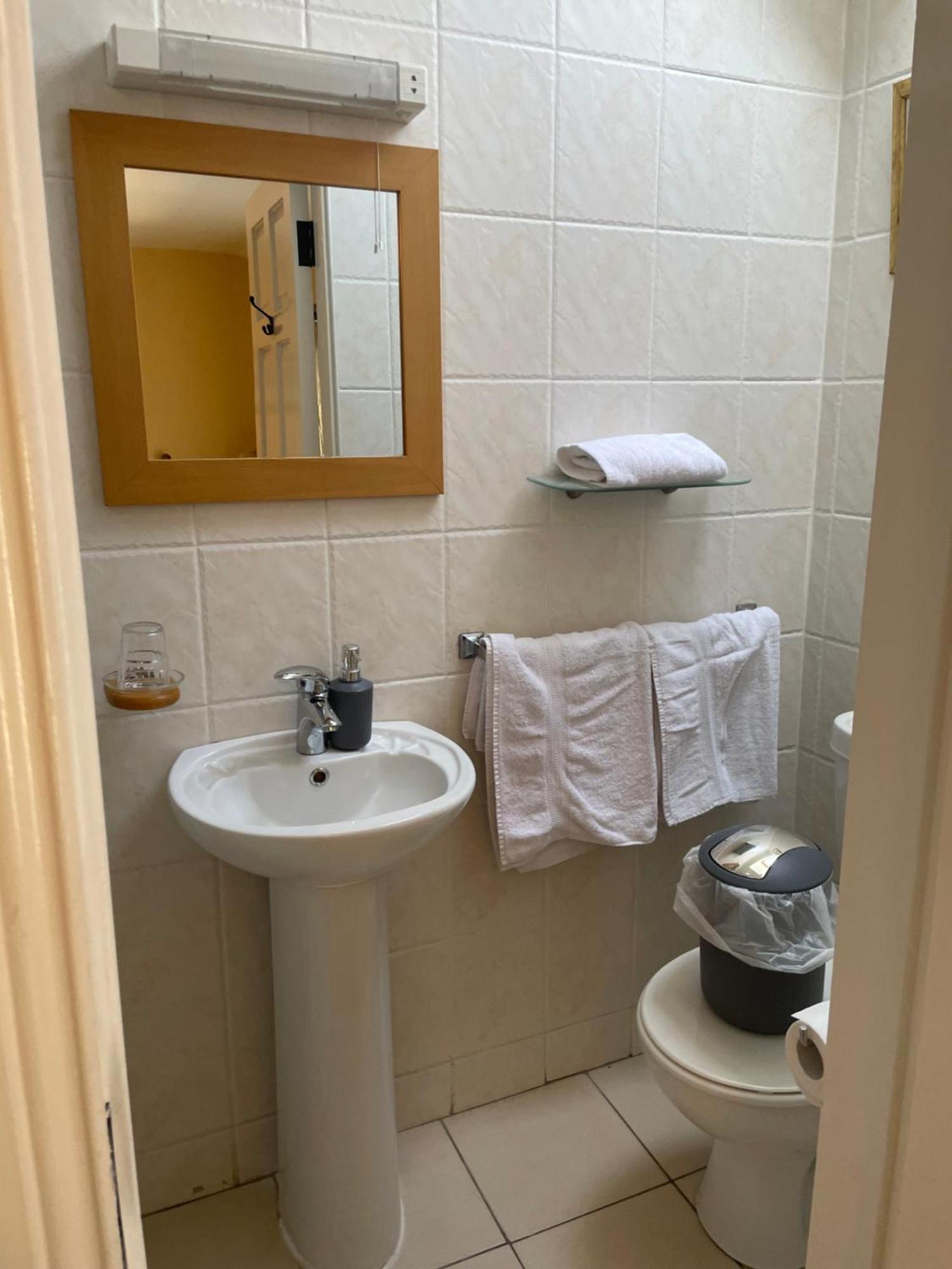 Teac Seain Bar & Bnb Annascaul Екстер'єр фото